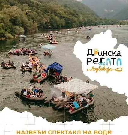 Kamp Prikolica Cetvorokrevetna Campsite