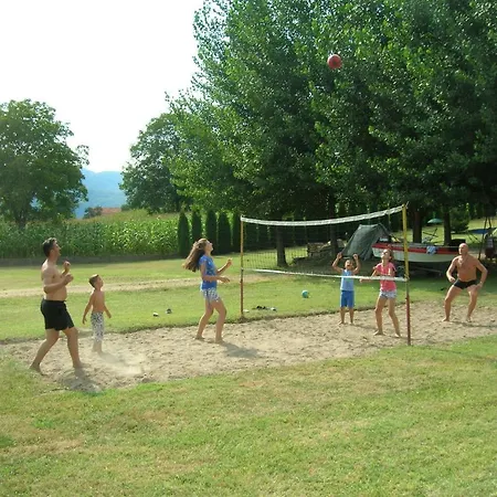 Kamp Prikolica Cetvorokrevetna Campsite