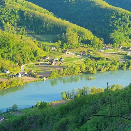 Kamp Prikolica Cetvorokrevetna Campsite *