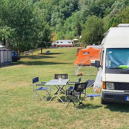 Campsite Kamp Prikolica Cetvorokrevetna Crnca